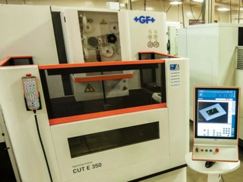 mold-manufacturing-machine