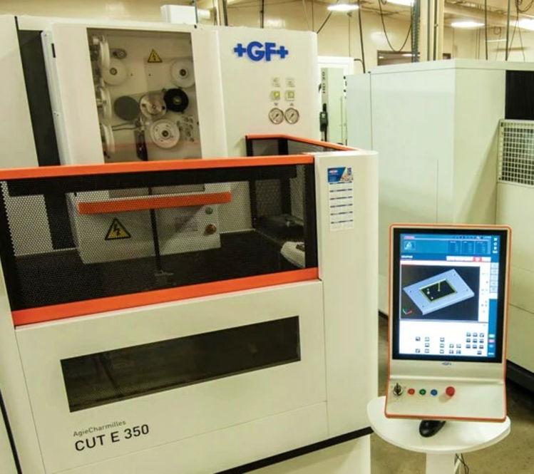 mold-manufacturing-machine